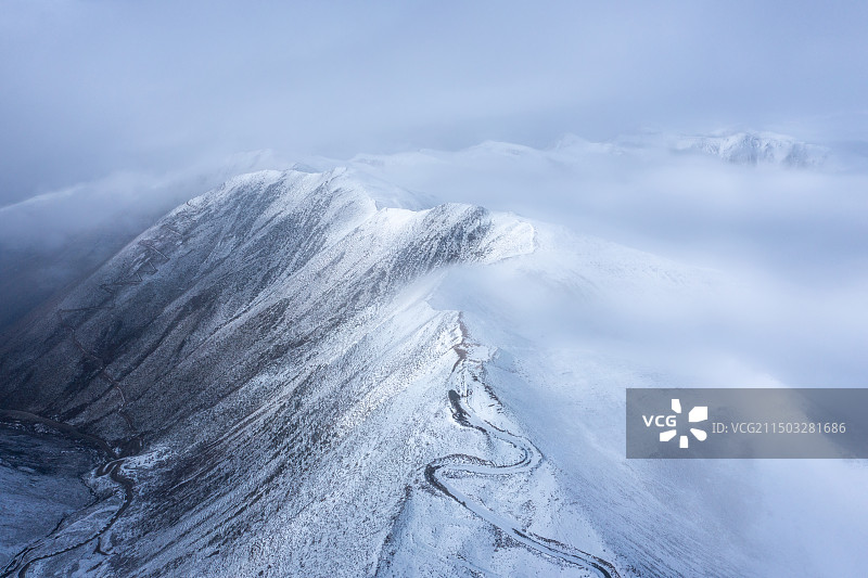 子梅垭口图片素材