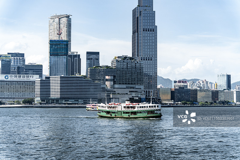 香港维多利亚港行驶中的天星小轮图片素材