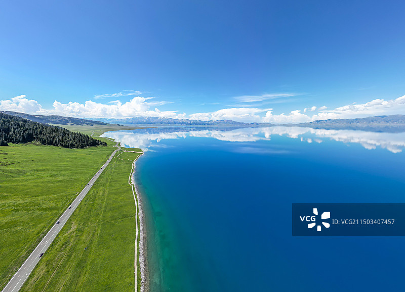 赛里木湖航拍图片素材