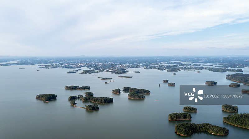 航拍廉江城市风光与城市天际线图片素材