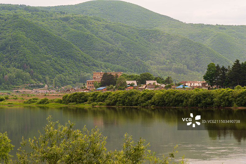 白山市长白朝鲜族自治县鸭绿江沿岸观朝鲜图片素材