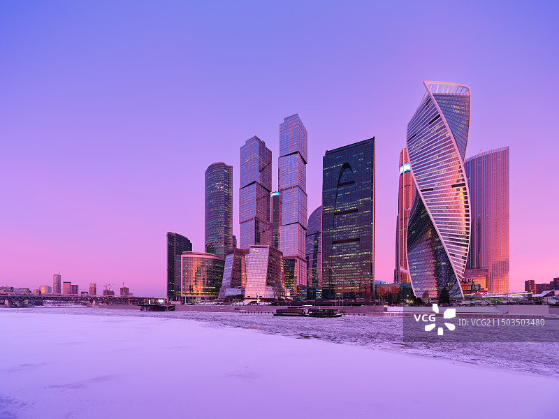 俄罗斯莫斯科CBD国际商务中心城市天际线图片素材