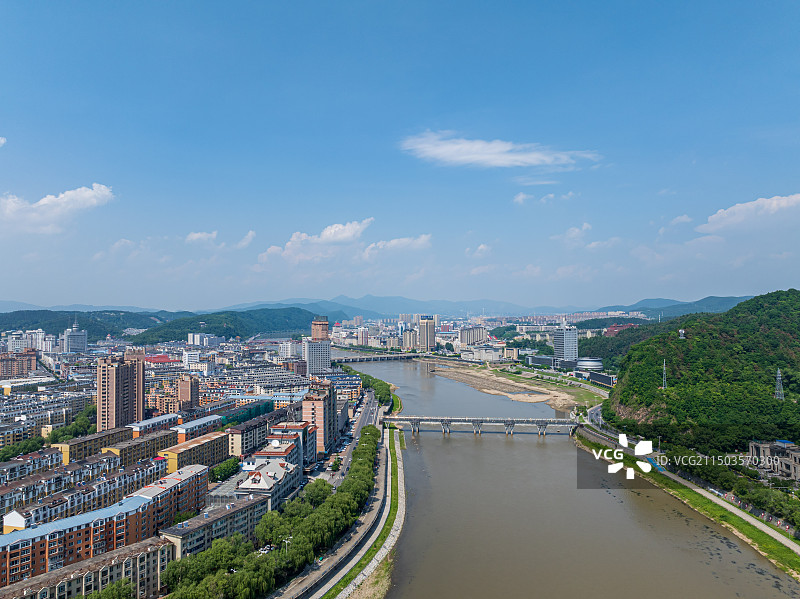 吉林省通化市城市天际线绝美航拍风光图图片素材
