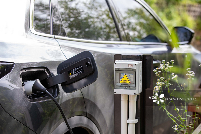 正在充电的新能源汽车图片素材