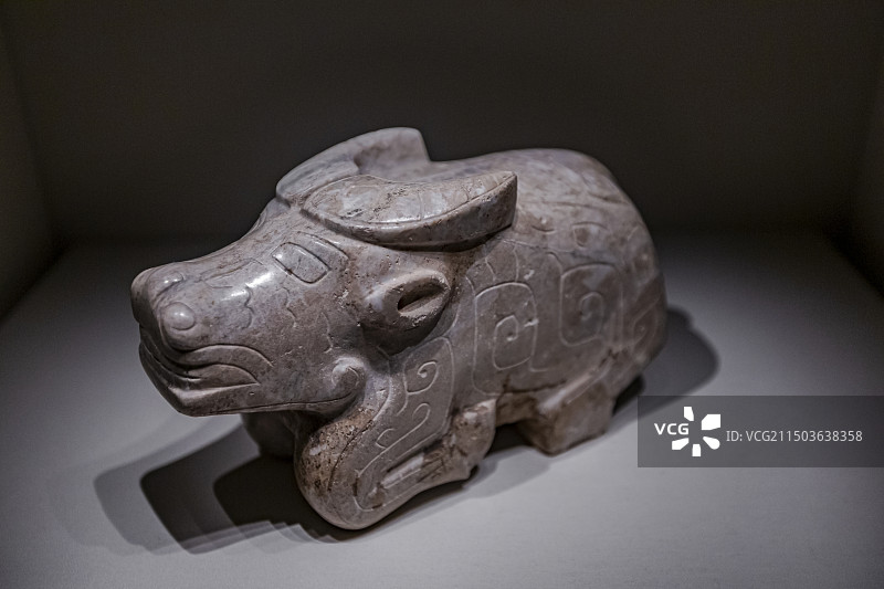 国家博物馆文物商王武丁时期妇好墓石牛图片素材