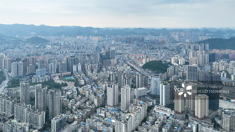 贵州省遵义市汇川区，城市生态空间山清水秀图片素材