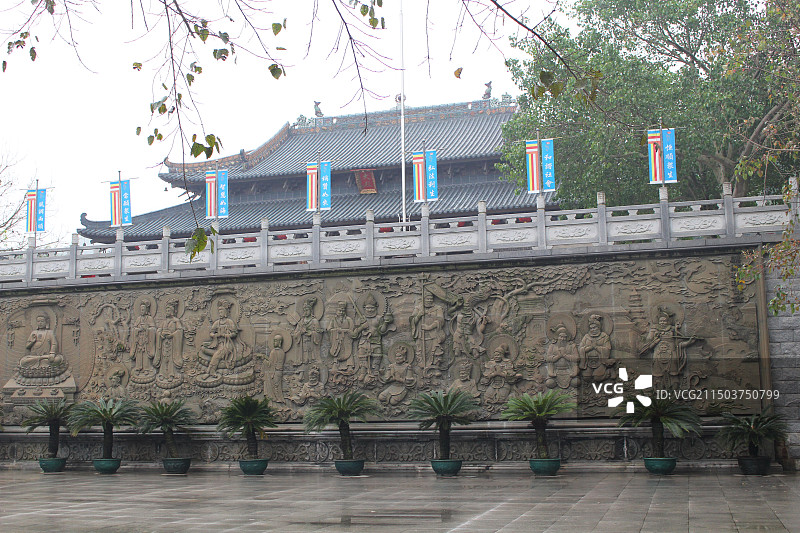 佛山西樵山雨中风景图片素材