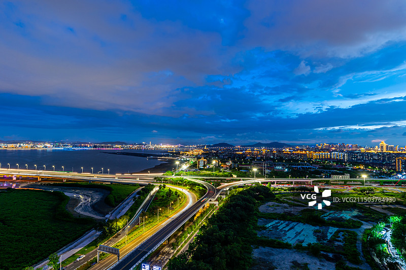 晚霞下的集美学村图片素材