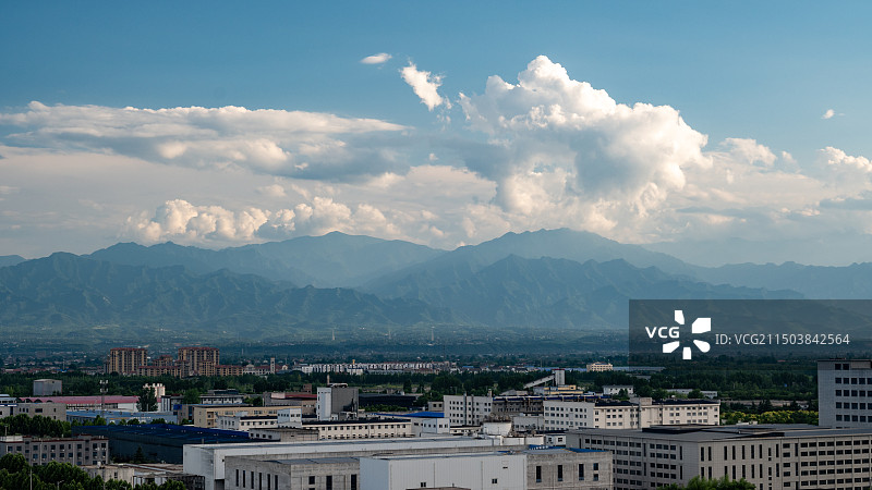 下班后的杨凌工业园区图片素材