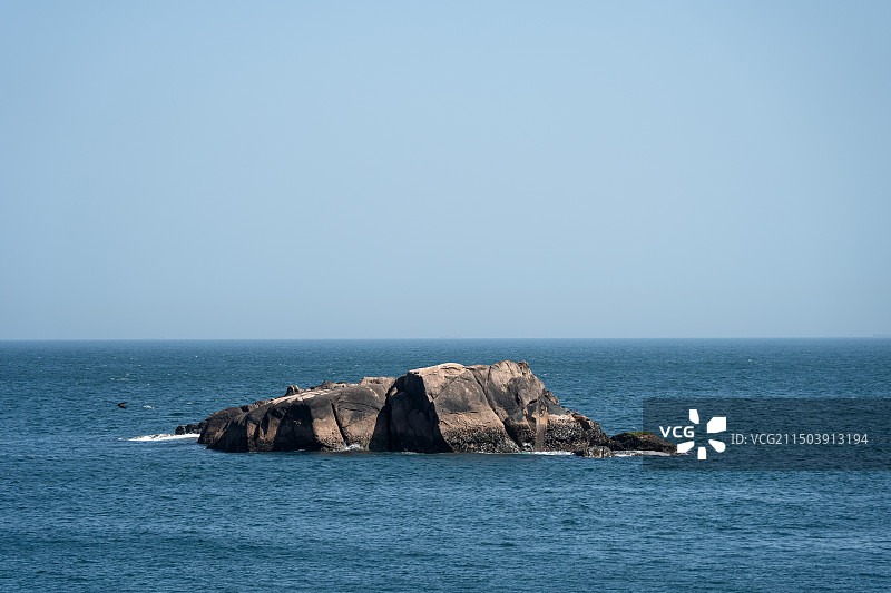 海上礁石图片素材