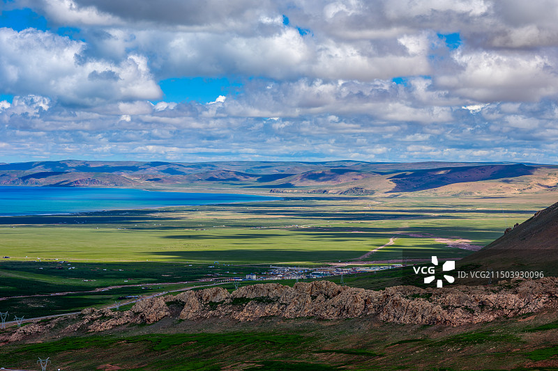 那根拉山口远眺纳木错图片素材