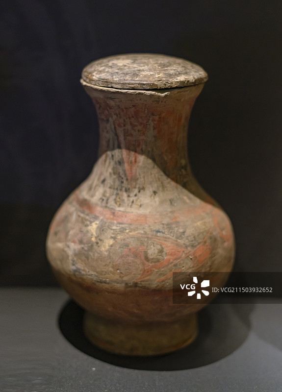 彩绘带盖陶壶 汉 陕西西安北郊尤家庄明珠花园出土 陕西历史博物馆秦汉馆图片素材