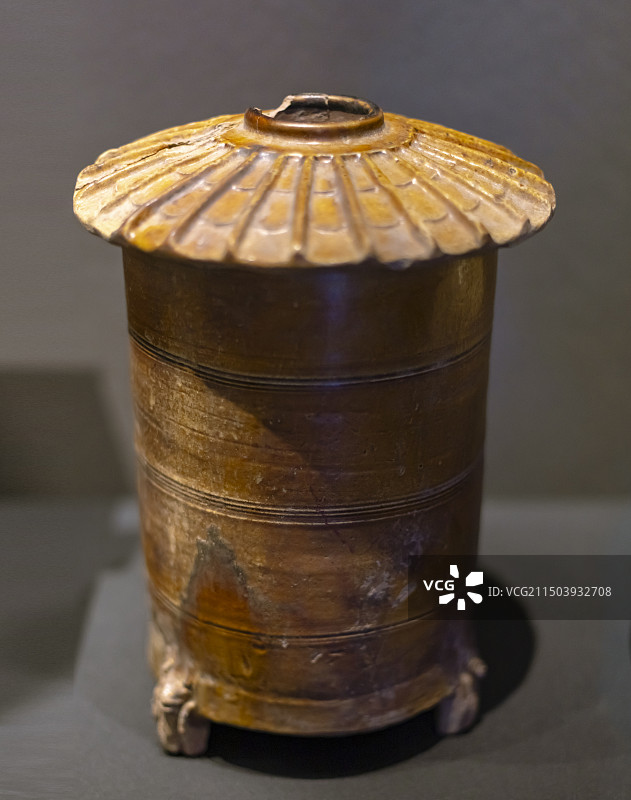 黄釉陶仓 汉 陕西西安北郊尤家庄万花园出土 陕西历史博物馆秦汉馆图片素材