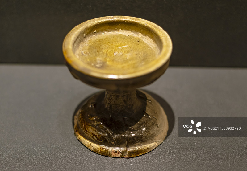 釉陶灯 汉 陕西西安北郊尤家庄万花园出土 陕西历史博物馆秦汉馆图片素材