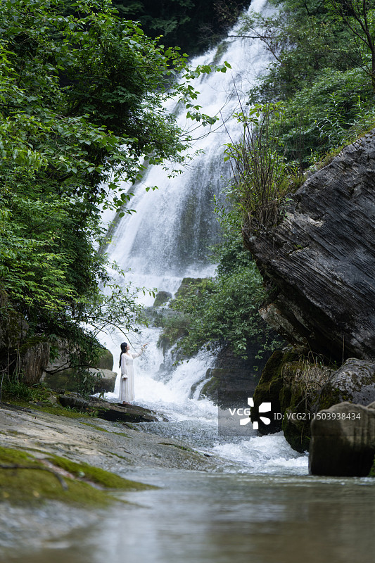 湖北恩施大峡谷五龙水瀑布图片素材