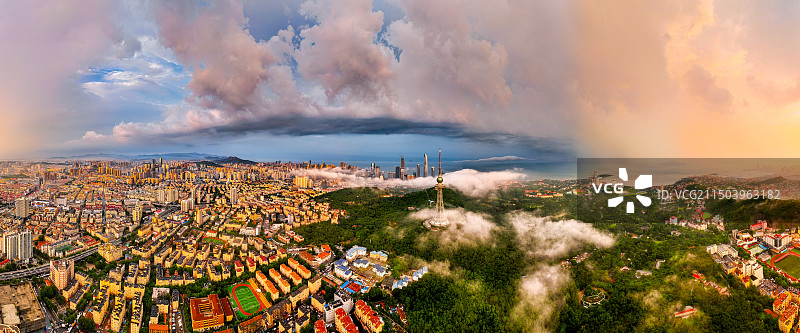 青岛太平山平流雾图片素材