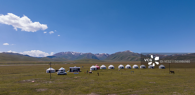 草原上的神奇居所，蒙古包图片素材