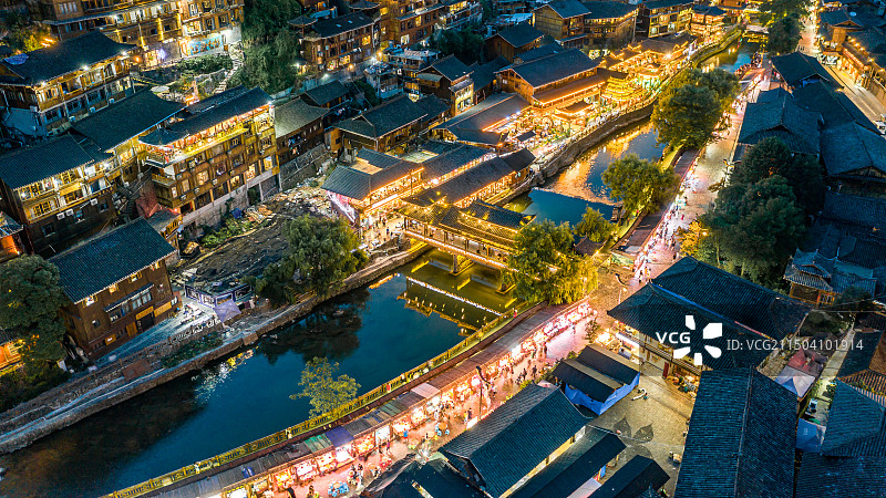 中国贵州西江千户苗寨夜景图片素材