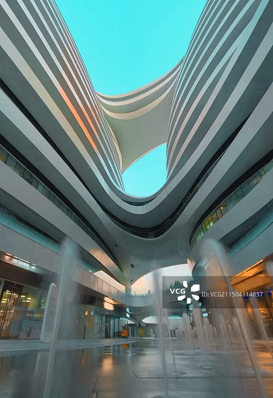 建筑物低角度拍摄图片素材