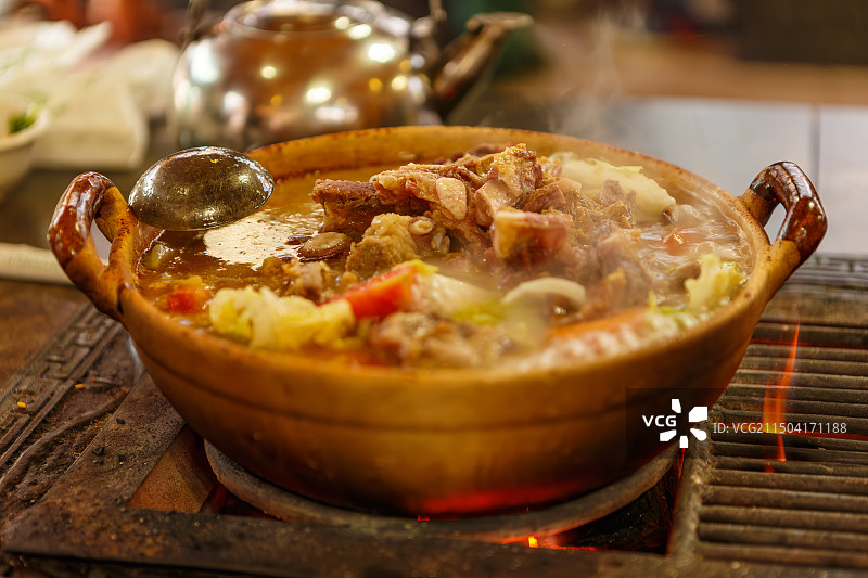 云南丽江腊排骨火锅图片素材