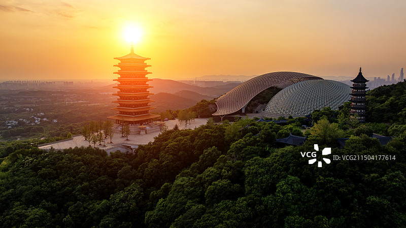 航拍南京牛首山文化旅游区 佛顶宫 佛顶寺 佛顶塔 夕阳白昼夜景图片素材