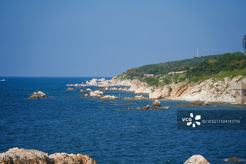 烟台养马岛春光海钓码头图片素材