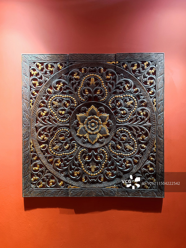 东南亚南亚泰式傣族风格文化室内装潢 精雕细琢的木雕艺术图片素材