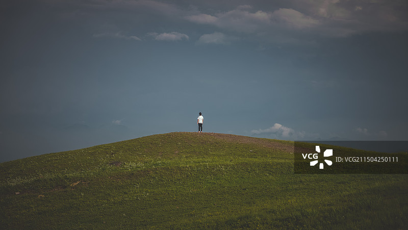 草原天路图片素材