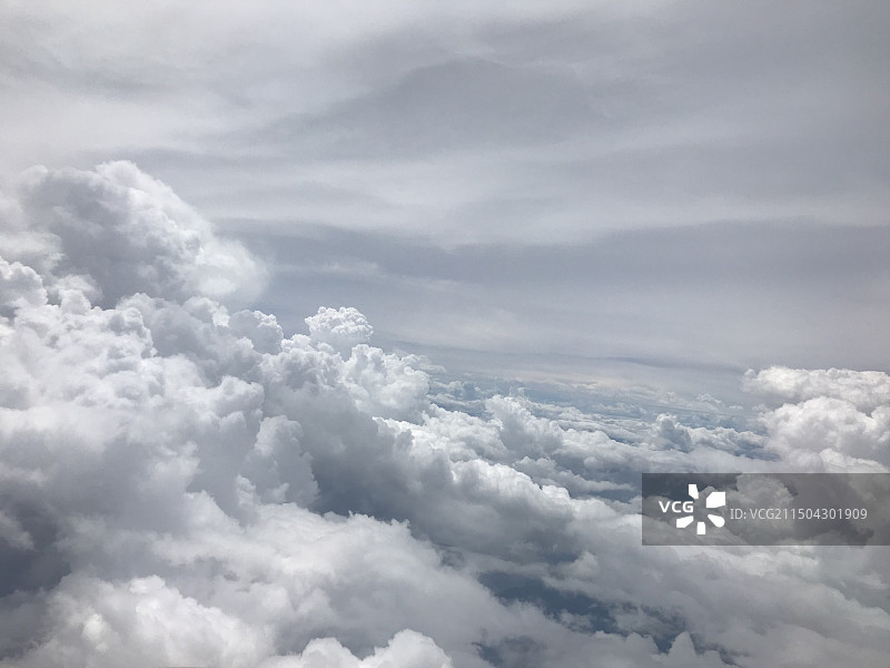 天上云山图片素材