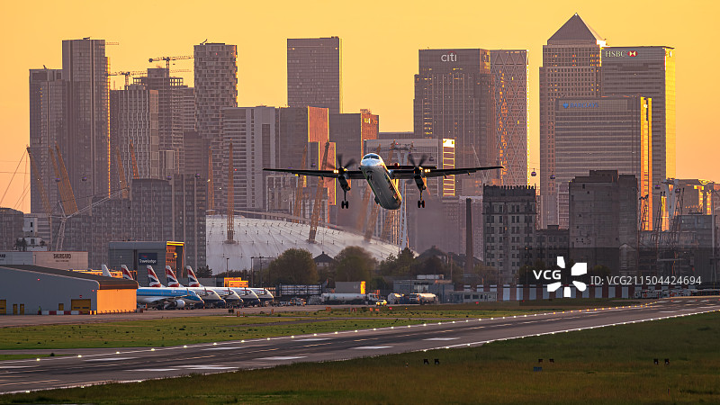 落日伦敦城市机场图片素材
