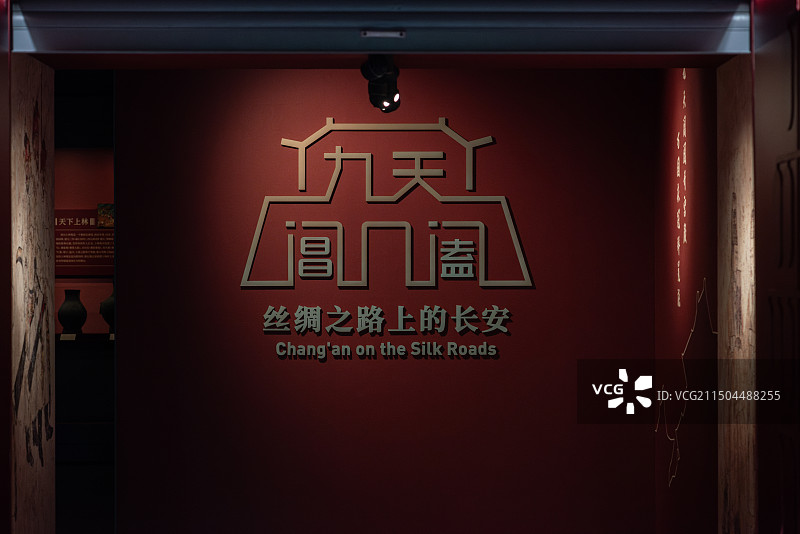 杭州中国丝绸博物馆九天阊阖特展的展厅设计图片素材