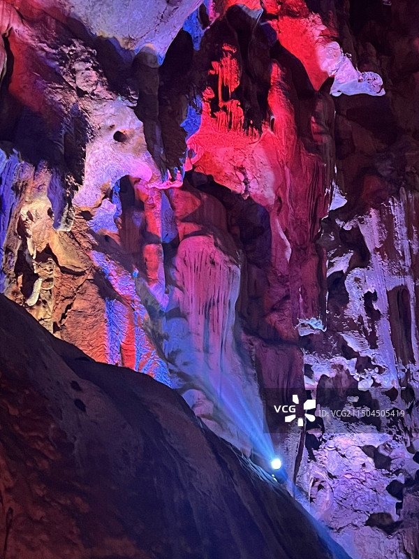 杭州灵山景区钟乳石溶洞仙桥洞图片素材