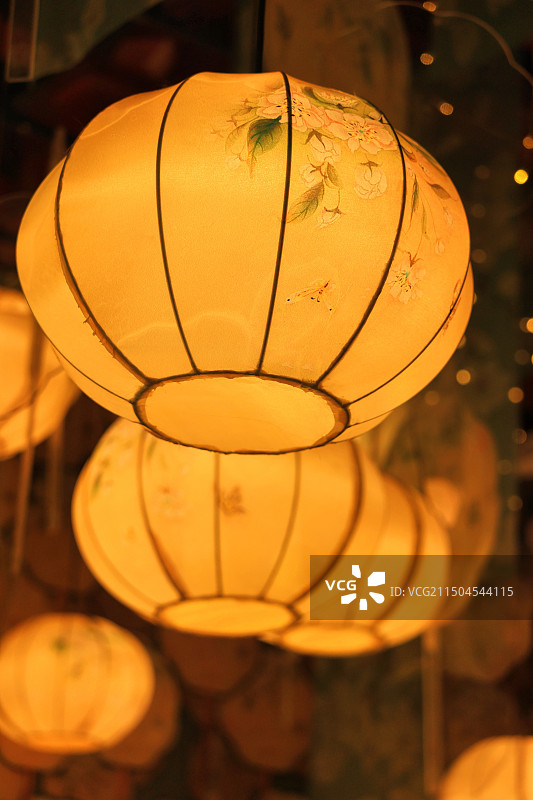 中国风绸缎灯笼图片素材