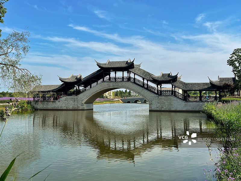 窑湾古镇的戒色桥图片素材