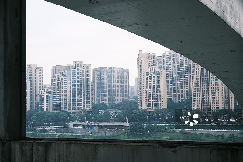 城市里的轻轨图片素材