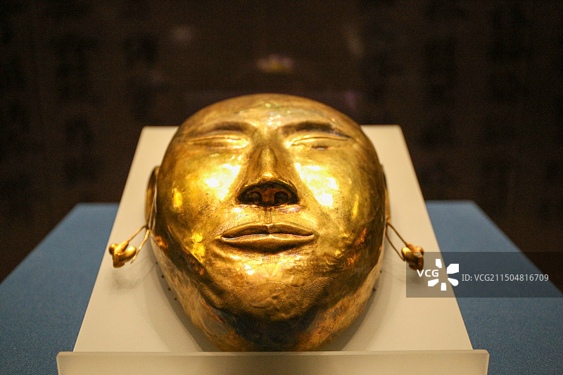 辽代金面具（辽宁康平县张家窑林场出土）图片素材