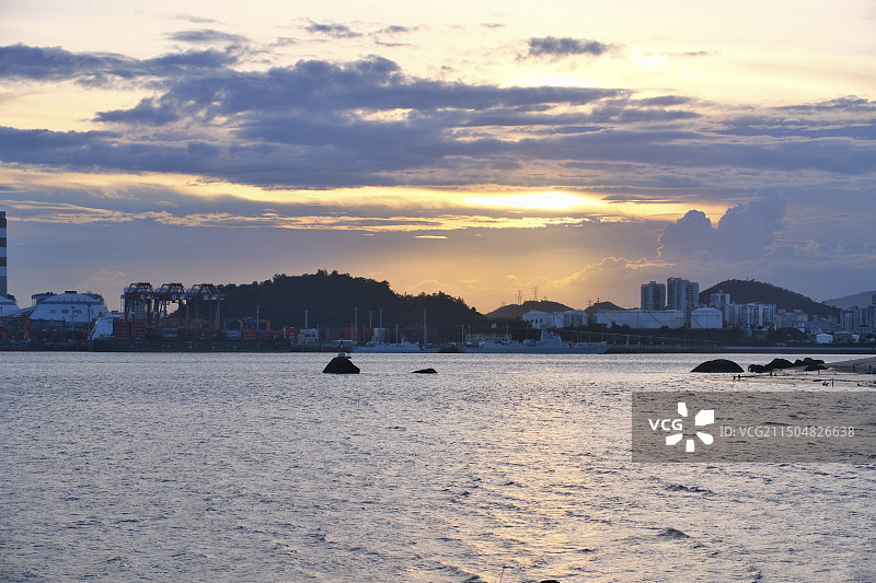 厦门鼓浪屿的蓝天白云和晚霞图片素材