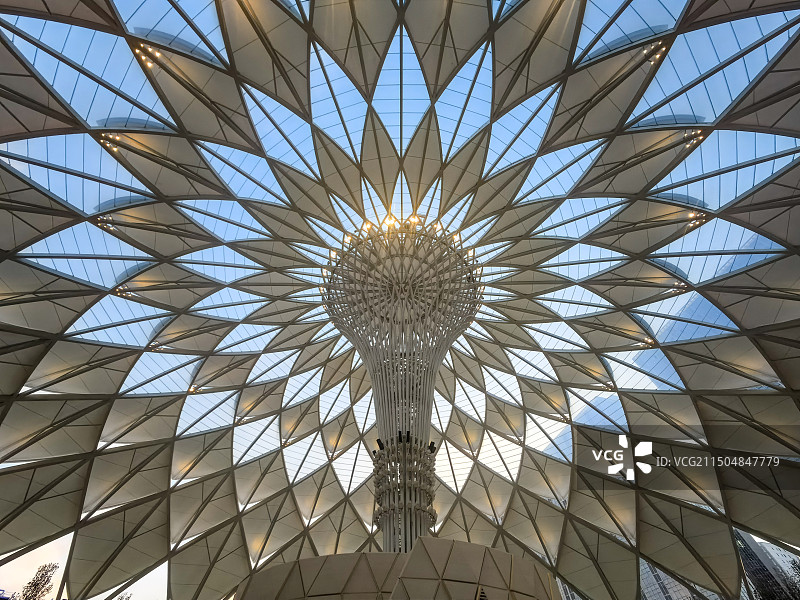 北京超级合生汇圆形花瓣穹顶图片素材