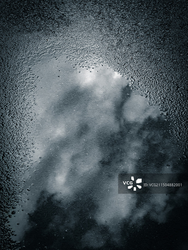 水中云图片素材