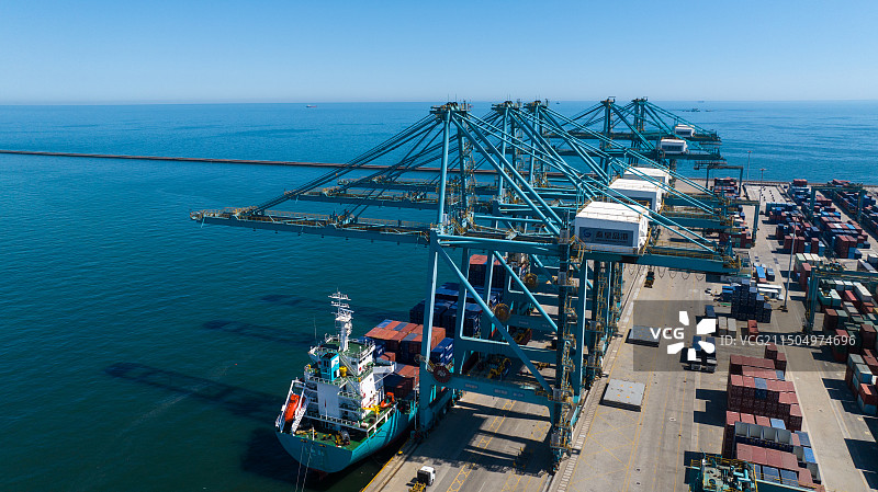 港口货物装载图片素材