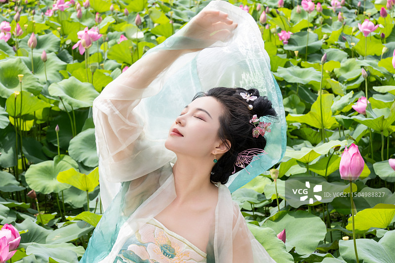 夏天荷花古风美女图片素材