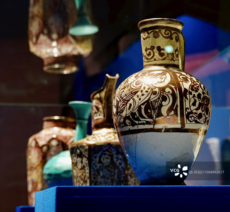 上海博物馆古波斯的荣耀陶罐展品图片素材