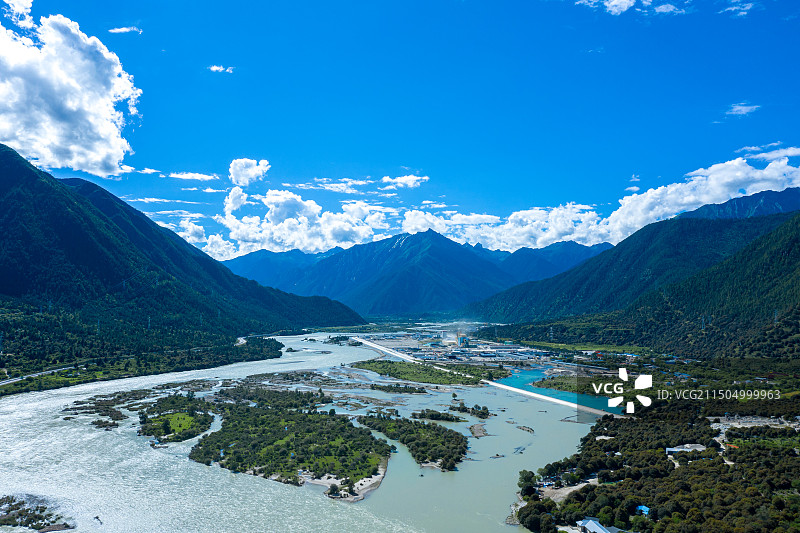 中国西藏林芝城市航拍图片素材