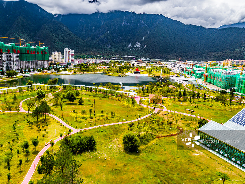 中国西藏林芝城市航拍图片素材