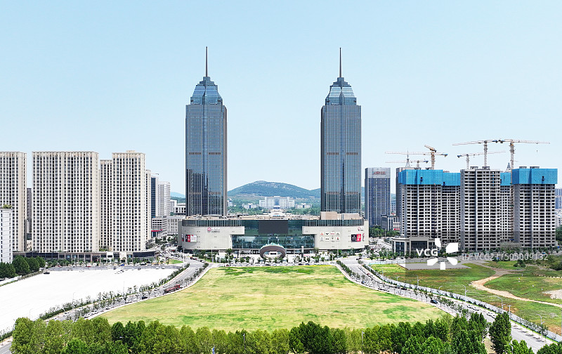 鲁南第一高楼：山东枣庄双子星恒太城图片素材