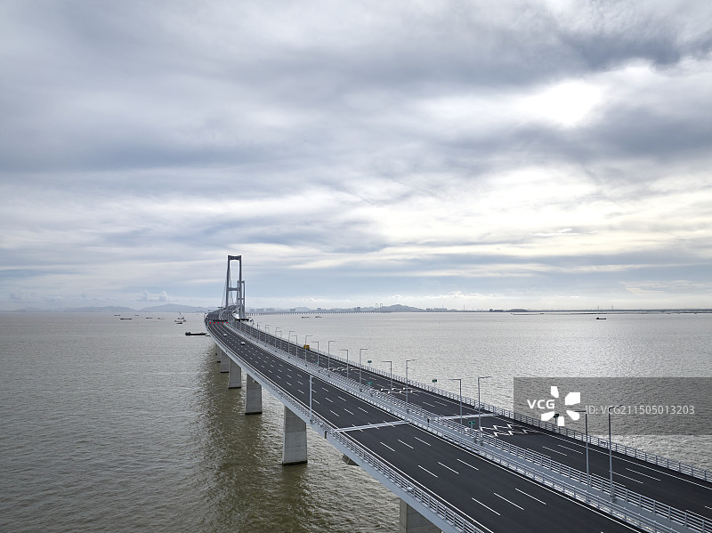 航拍视角深中通道图片素材