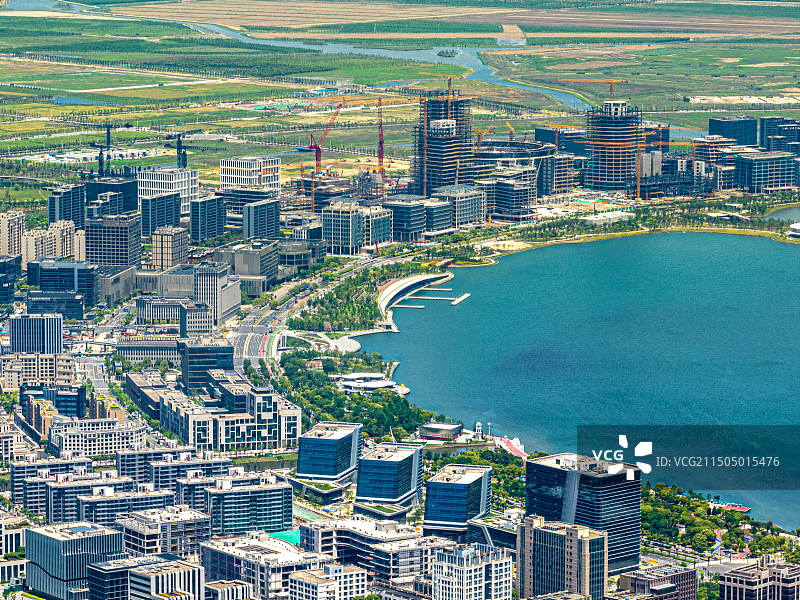 上海临港新城 滴水湖金融湾 正在建设中的卫星城CBD 金融城图片素材