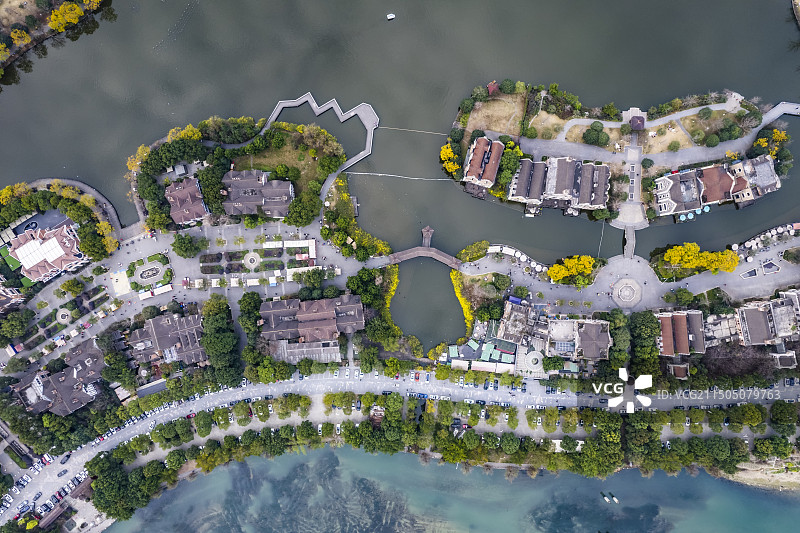 航拍成都天府新区南湖的城市公园风景图片素材