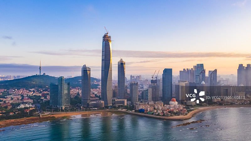 中国山东省青岛市市南区海天中心图片素材