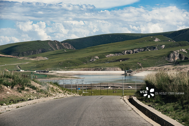 青海湖附近草原图片素材